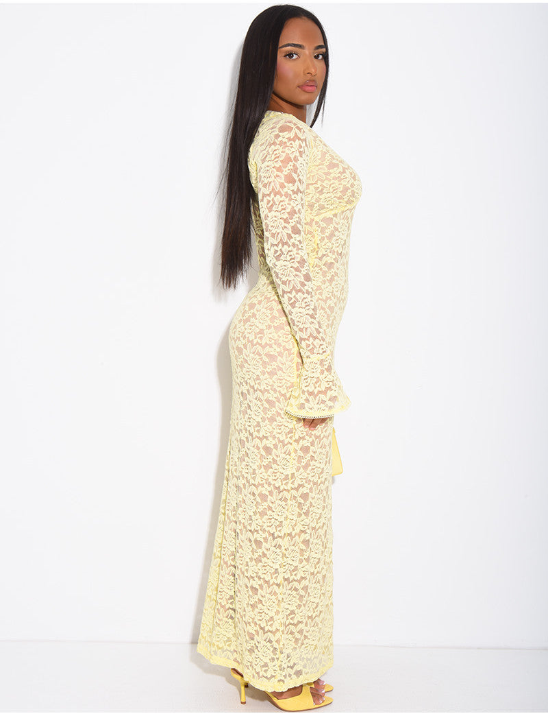 Robe longue en dentelle à manches évasées
