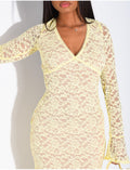 Robe longue en dentelle à manches évasées