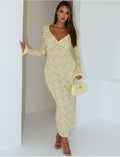 Robe longue en dentelle à manches évasées