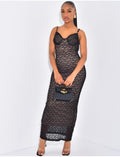 Robe longue en dentelle doublée encolure corset