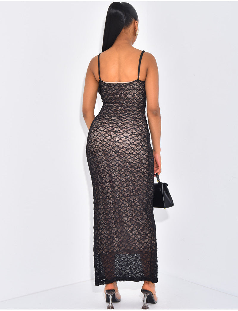 Robe longue en dentelle doublée encolure corset