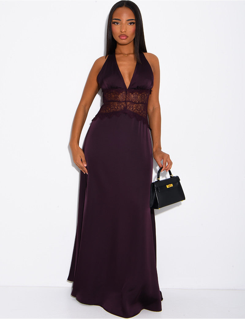 Robe longue en satin et empiècement en dentelle