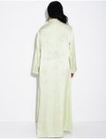 Abaya en satin à motifs en relief et boutons style asiatique