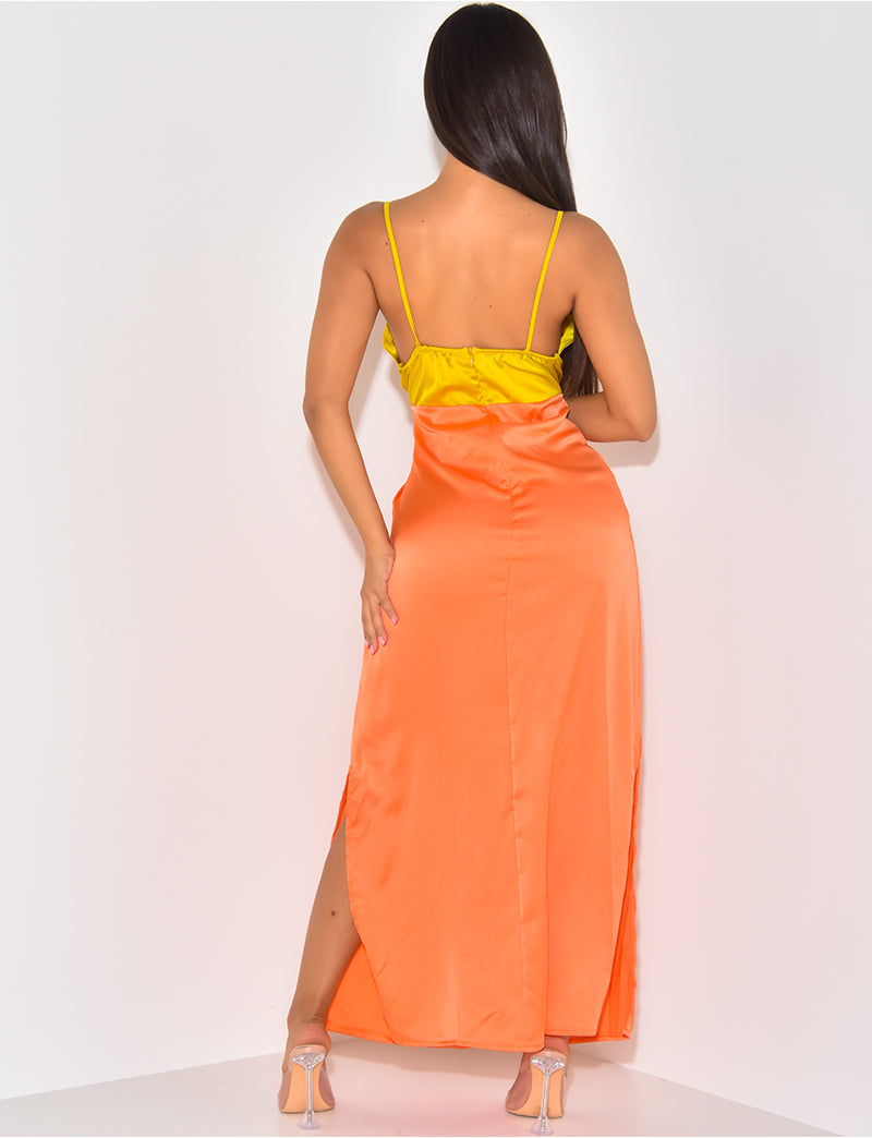 Robe longue en satin ajourée