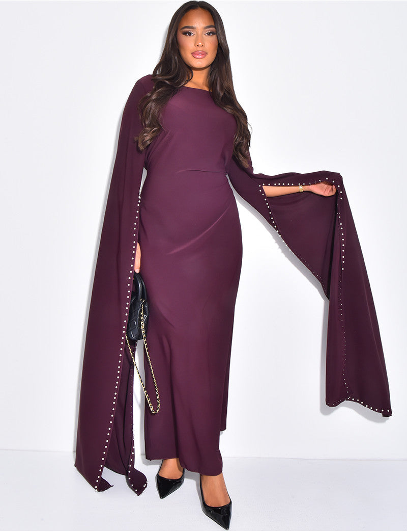 Robe longue à manches fendue ornées de perles