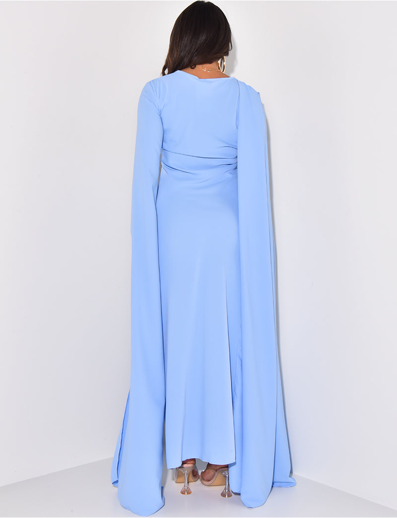 Robe longue en tissu fluide à manches fendues et rabat au col