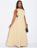 Robe très longue cintrée à la taille et évasée