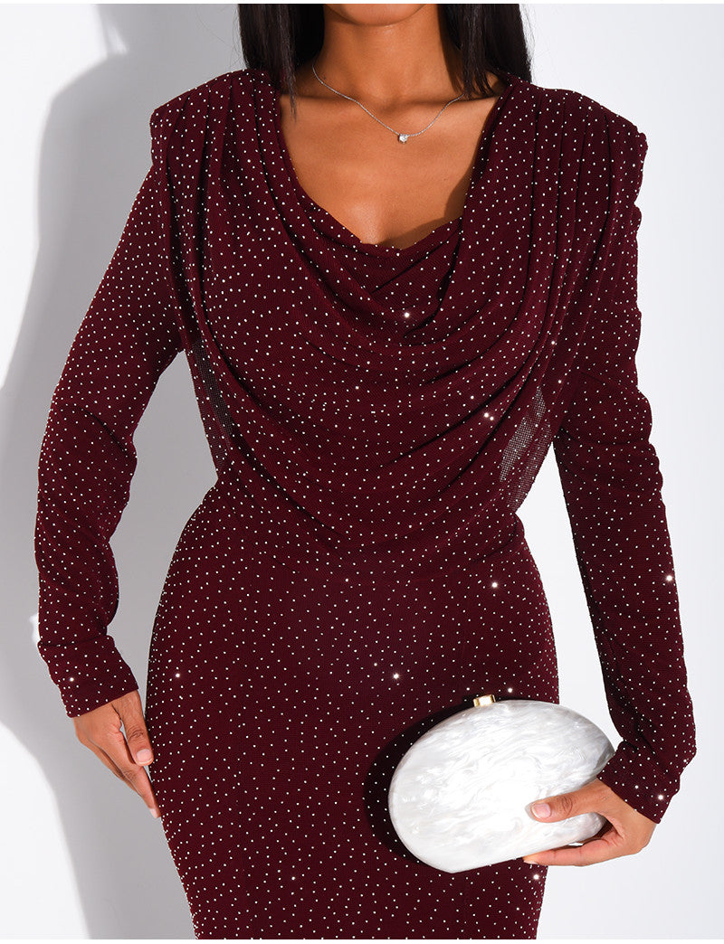 Robe longue moulante à paillette et col drapé