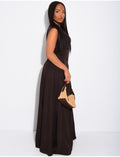 Robe longue sans manche boutonnée à cintrer au dos