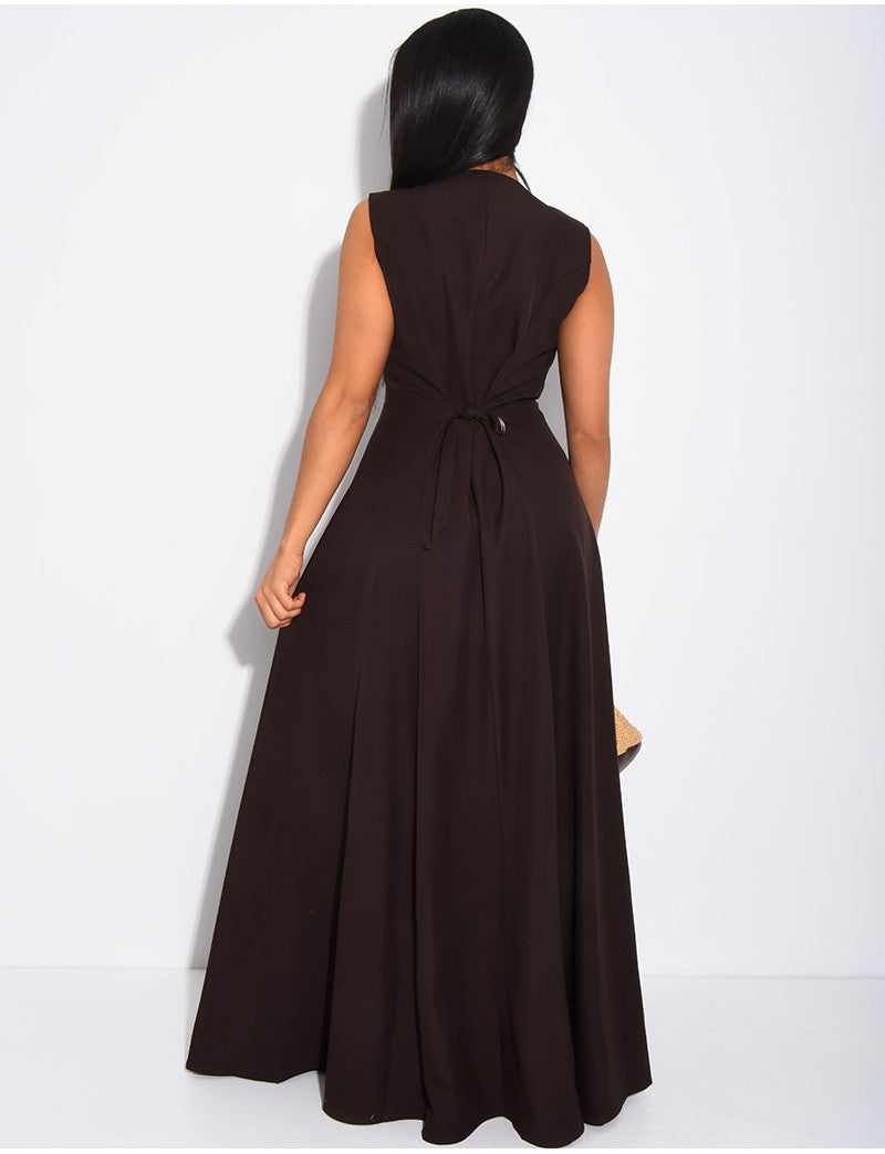 Robe longue sans manche boutonnée à cintrer au dos