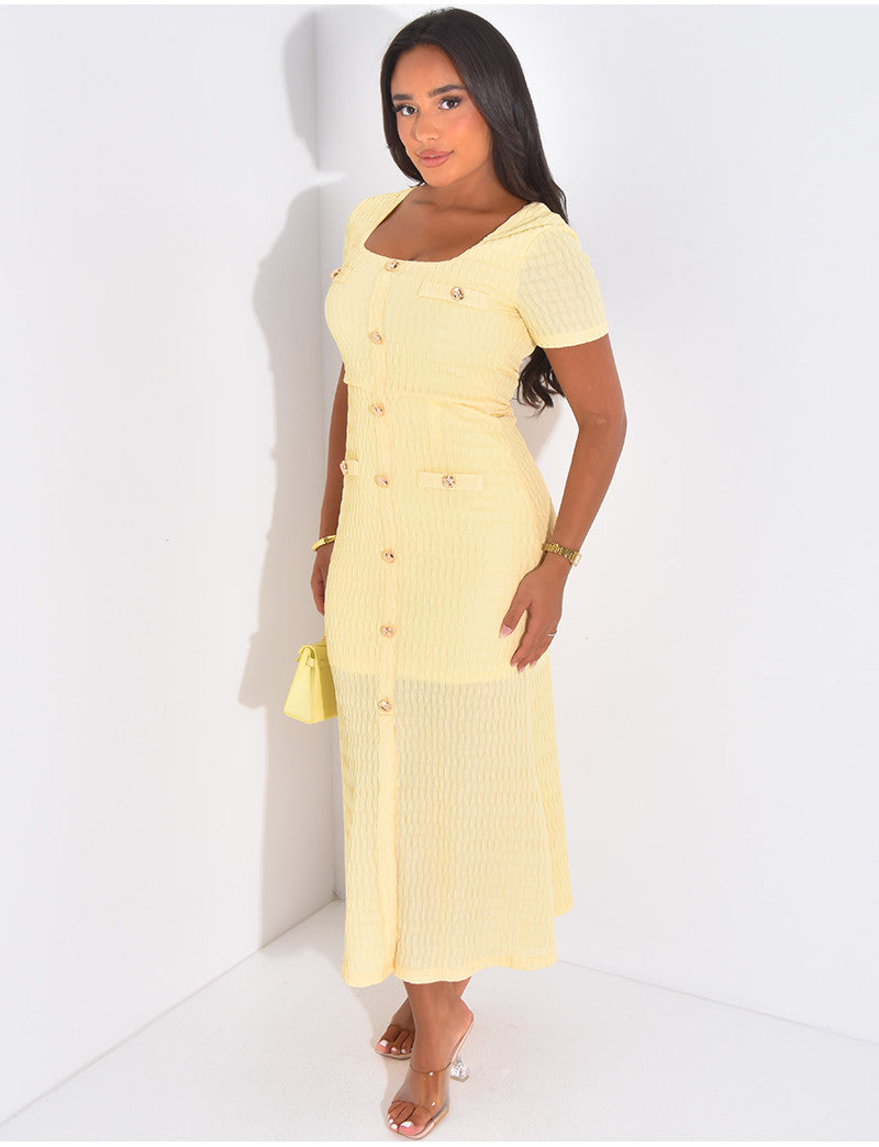 Robe longue texturée à boutons dorés