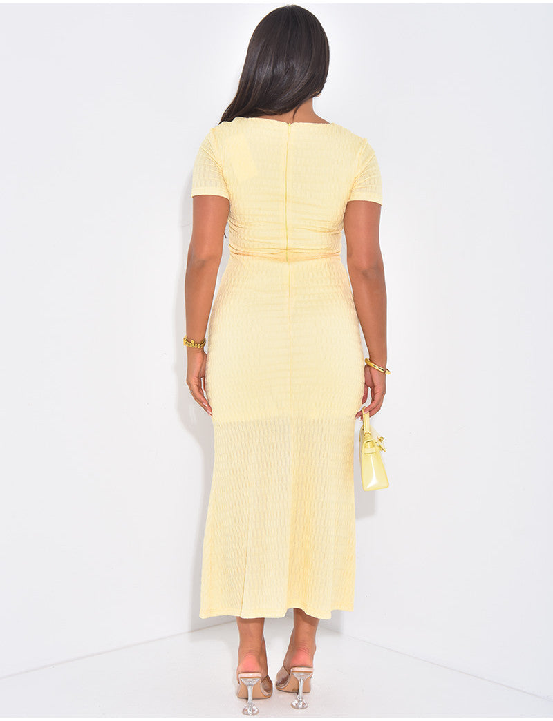 Robe longue texturée à boutons dorés