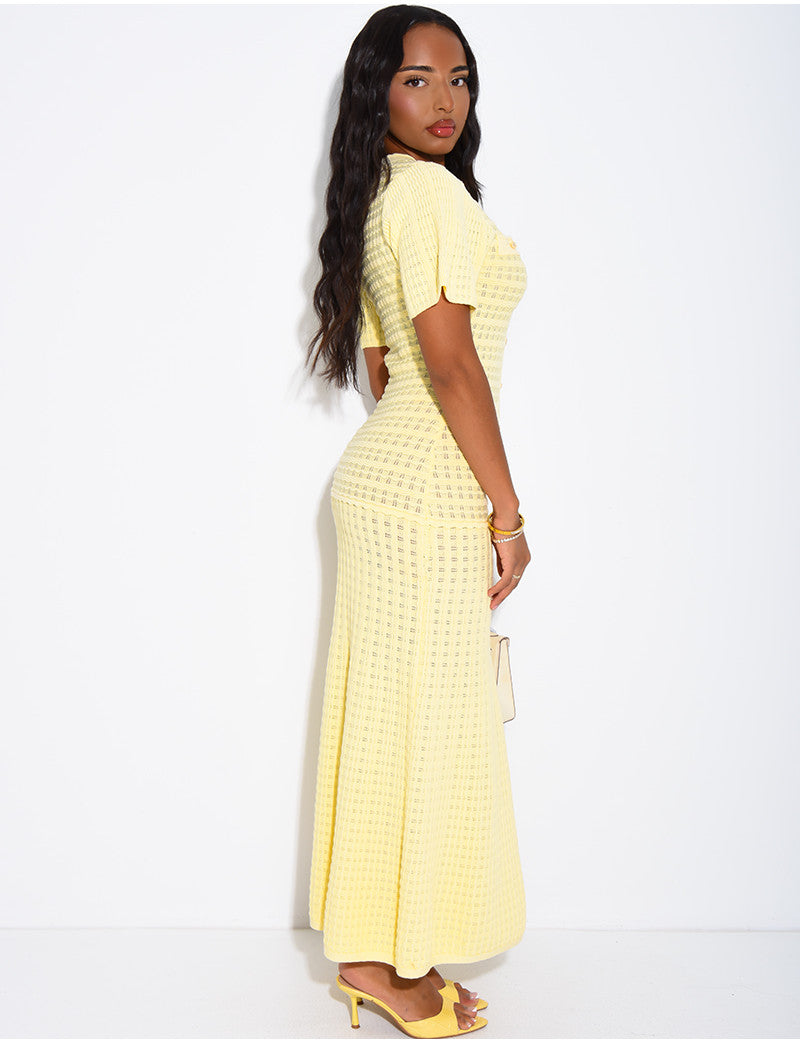 Robe longue texturée et évasée à boutons