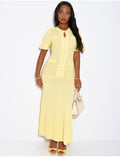 Robe longue texturée et évasée à boutons