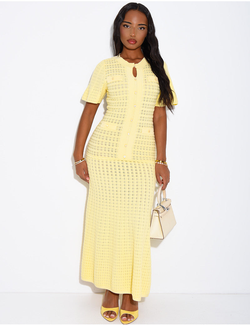 Robe longue texturée et évasée à boutons