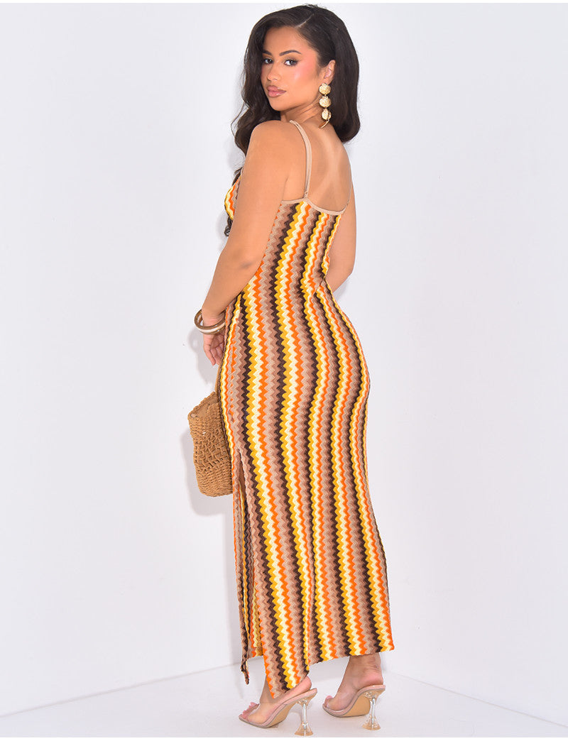 Robe multicolore en crochet à fines et bretelles & bijoux coquillages