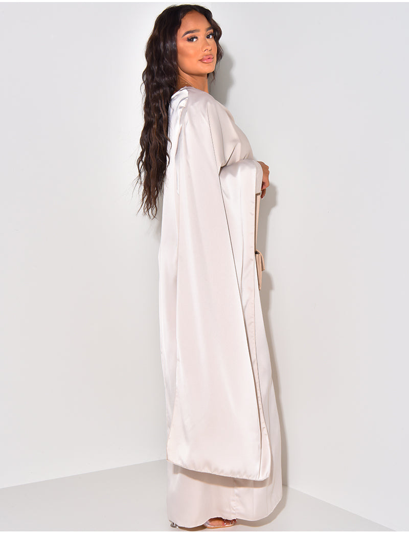 Robe longue en satin premium à cape