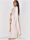 Robe longue en satin premium à cape