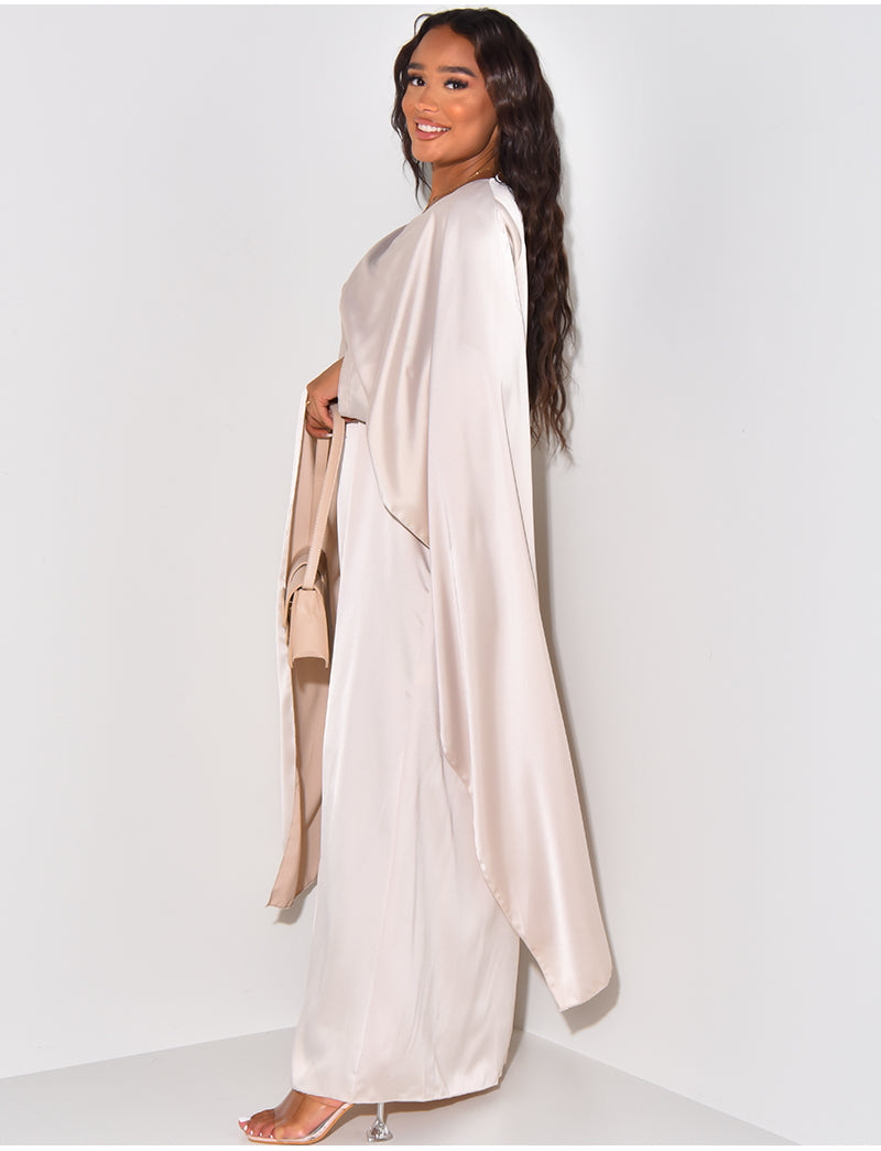 Robe longue en satin premium à cape