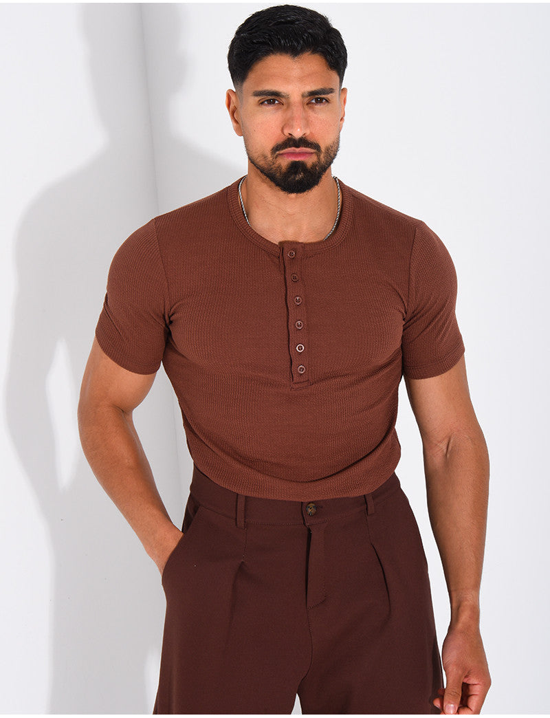 T-shirt texturé à col rond et boutons