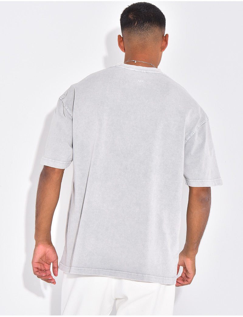 T-shirt washed "Adore me"