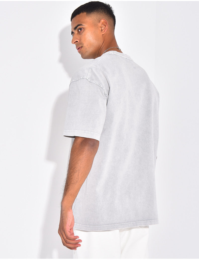 T-shirt washed "Adore me"