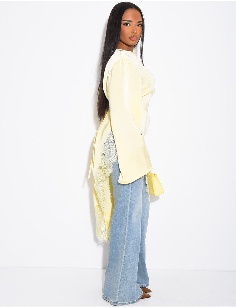 Top long asymétrique en satin à dentelle