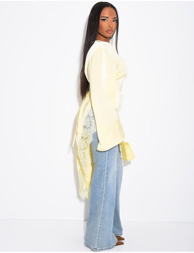 Top long asymétrique en satin à dentelle