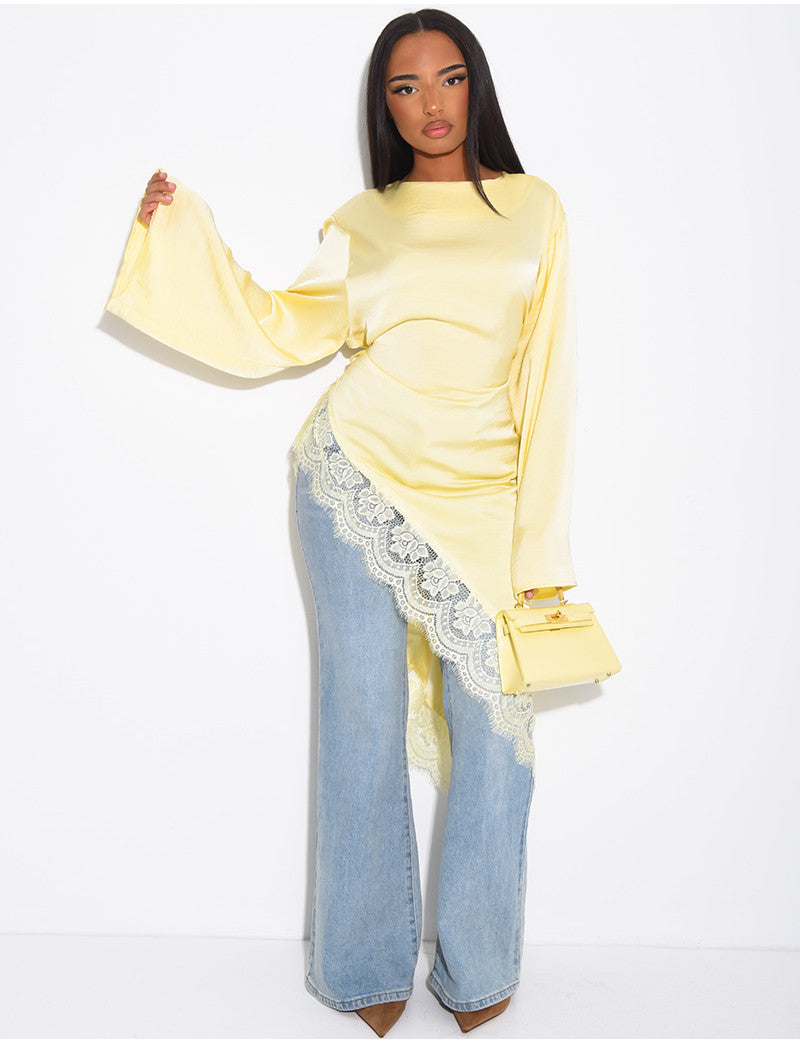 Top long asymétrique en satin à dentelle
