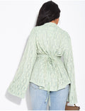 Top manches longues en dentelle doublé et attaches style asiatique
