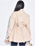 Manteau cintrée effet cache coeur à serrer dans le dos