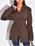 Manteau cintrée effet cache coeur à serrer dans le dos