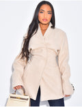 Manteau cintrée effet cache coeur à serrer dans le dos
