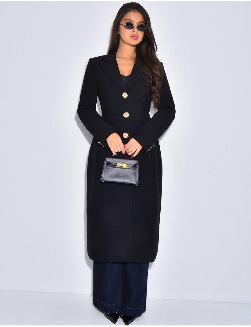 Manteau très cintré à boutons dorés