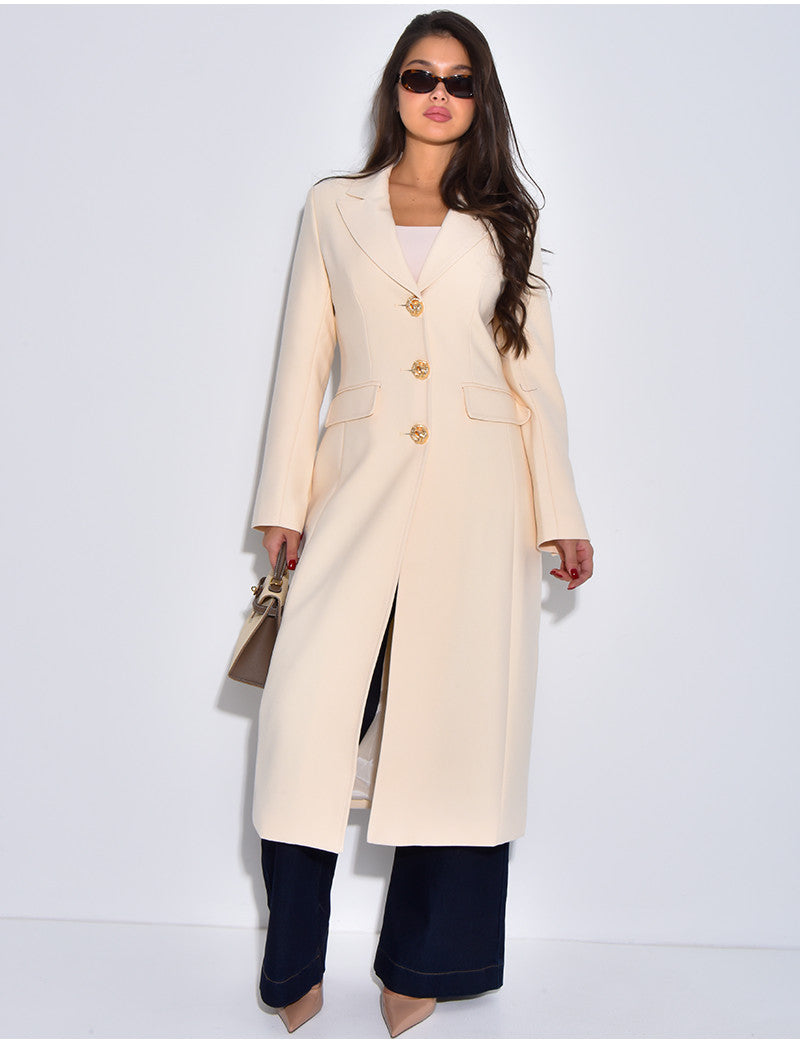 Manteau très cintré à boutons dorés