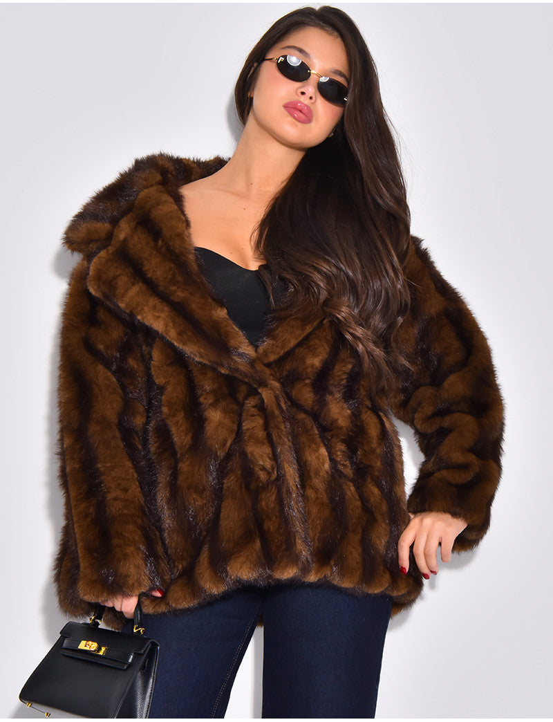 Manteau mi-long en fausse fourrure