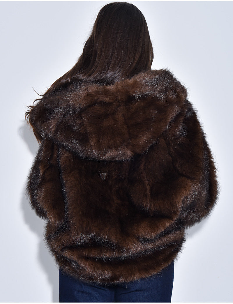 Veste oversize en fausse fourrure à capuche