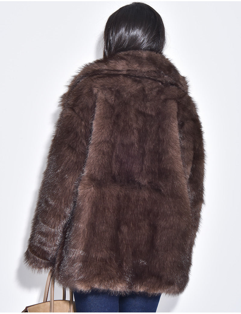 Manteau mi long en fausse fourrure marron froid