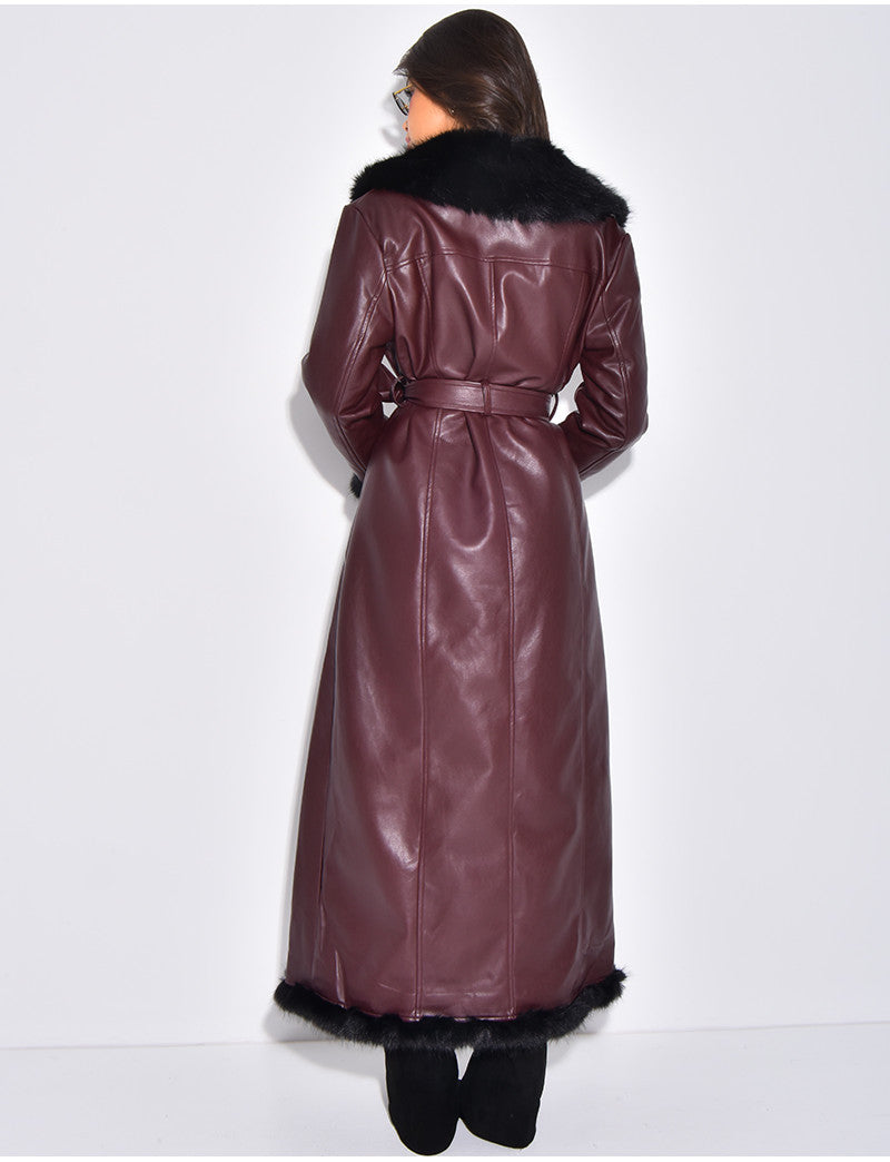 Manteau très long en similicuir fourré à bordures en fausse fourrure