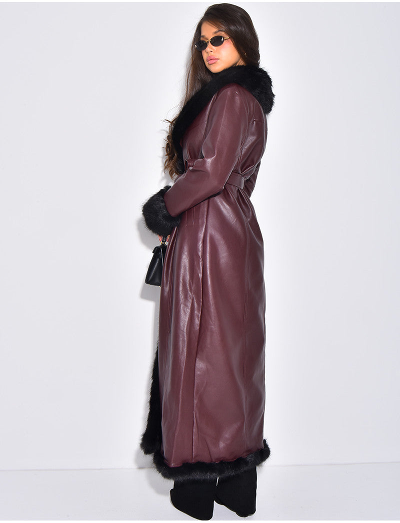 Manteau très long en similicuir fourré à bordures en fausse fourrure