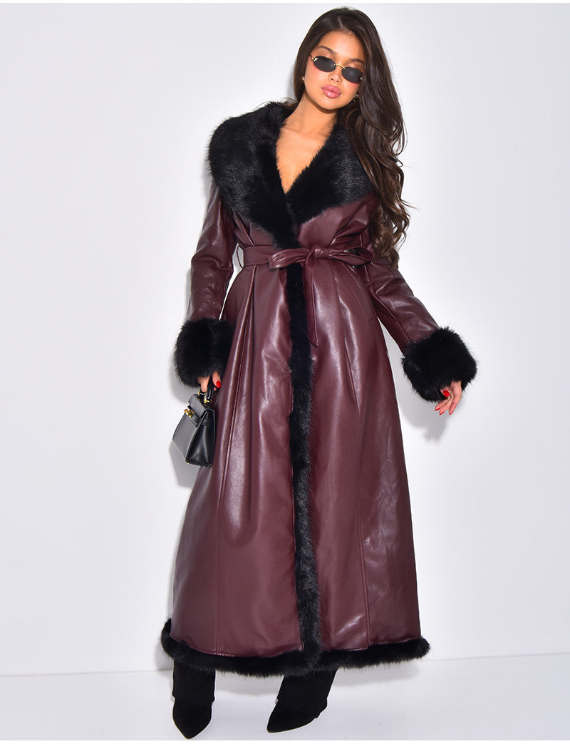Manteau très long en similicuir fourré à bordures en fausse fourrure