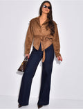 Veste courte effet daim camel à ceinture nouée