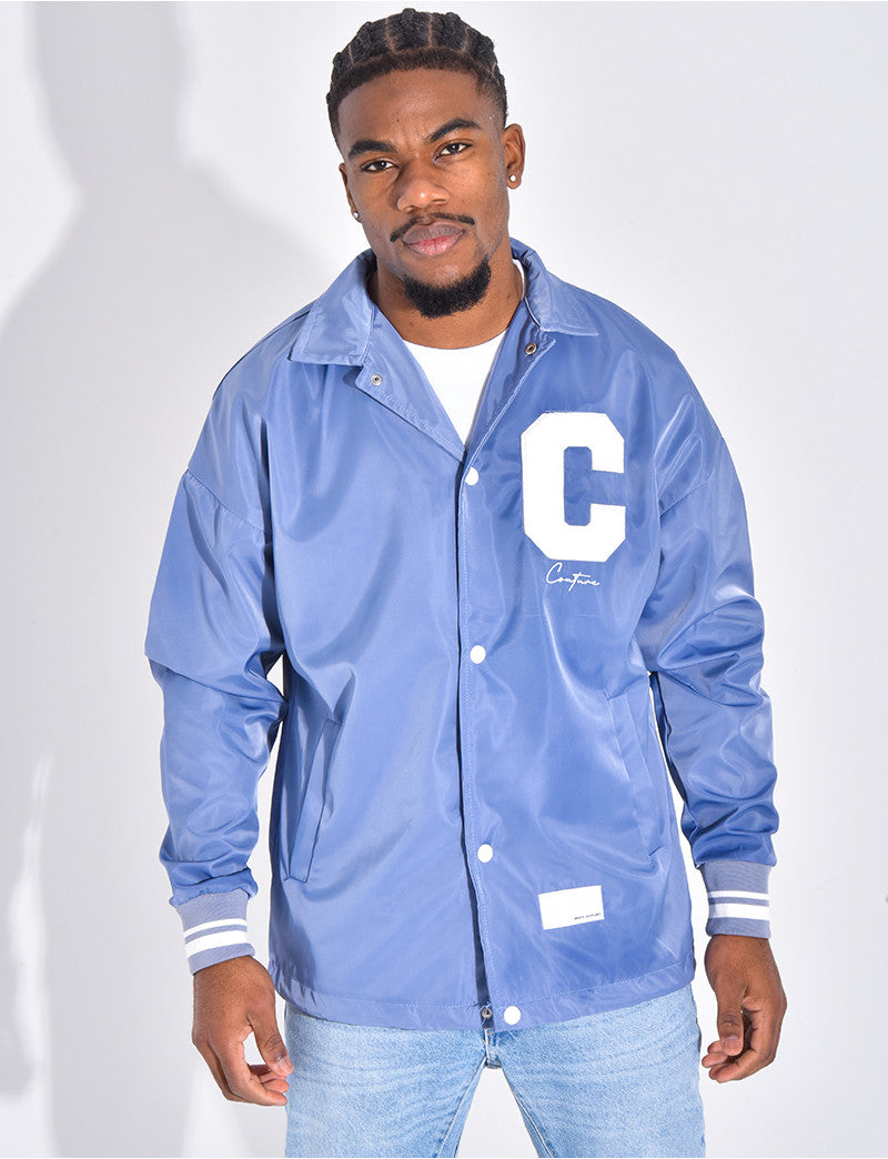 Veste fine avec la lettre C