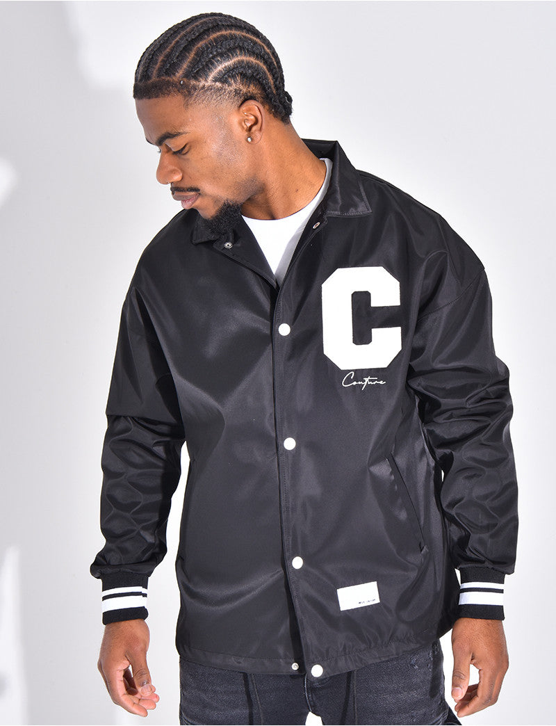 Veste fine avec la lettre C