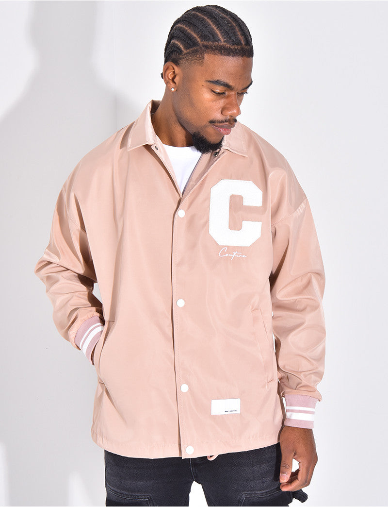 Veste fine avec la lettre C