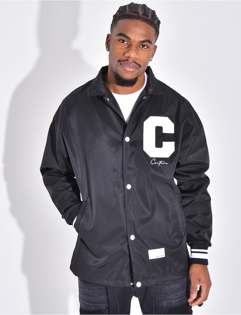 Veste fine avec la lettre C