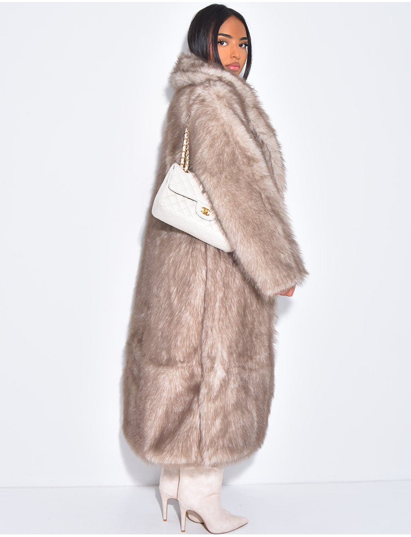 Manteau oversize à fourrure premium